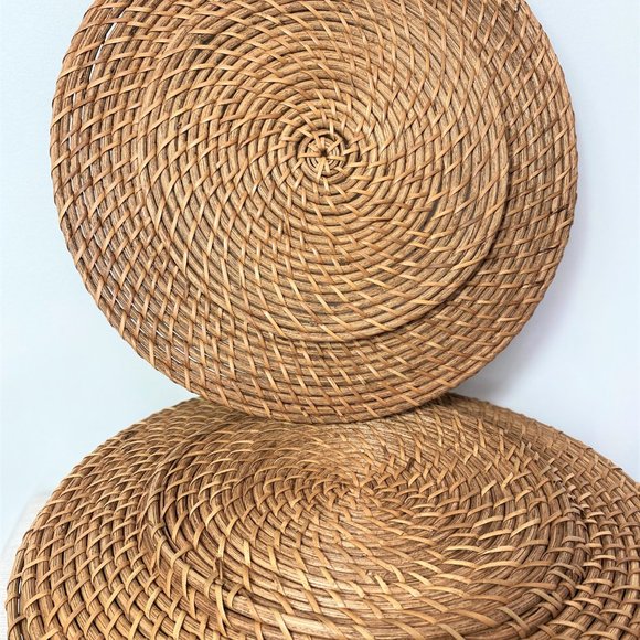 VINTAGE! Boho Wicker Charger Plates (Set of 7) - Picture 4 of 4